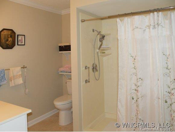 1008 Carousel Lane - Photo 12