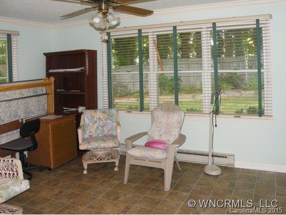 1008 Carousel Lane - Photo 15