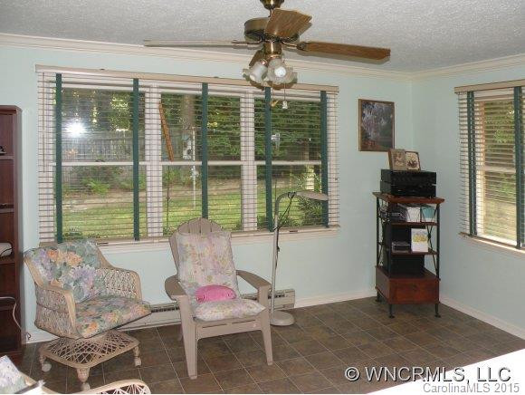 1008 Carousel Lane - Photo 16