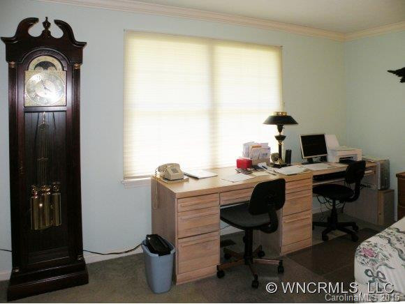 1008 Carousel Lane - Photo 3