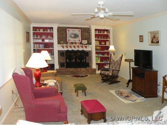 1008 Carousel Lane - Photo 4