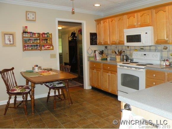 1008 Carousel Lane - Photo 8