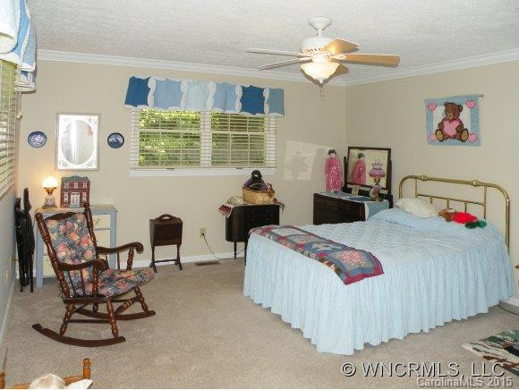 1008 Carousel Lane - Photo 10