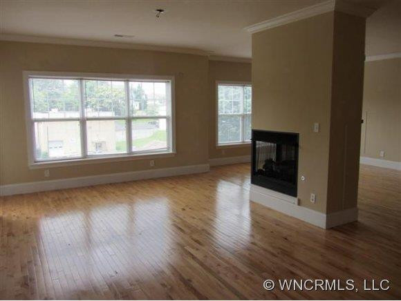 155 S. Lexington Ave. Unit 402B
