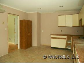 18 N. College St - Photo 3