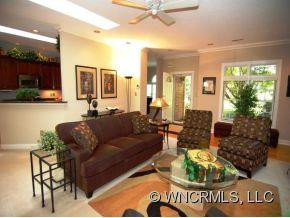121 JENNY LIND DRIVE - Photo 3