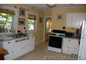 10 Cornelia Street - Photo 11