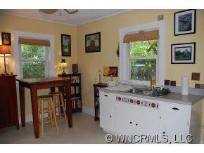10 Cornelia Street - Photo 13