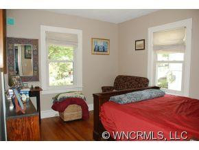 10 Cornelia Street - Photo 14