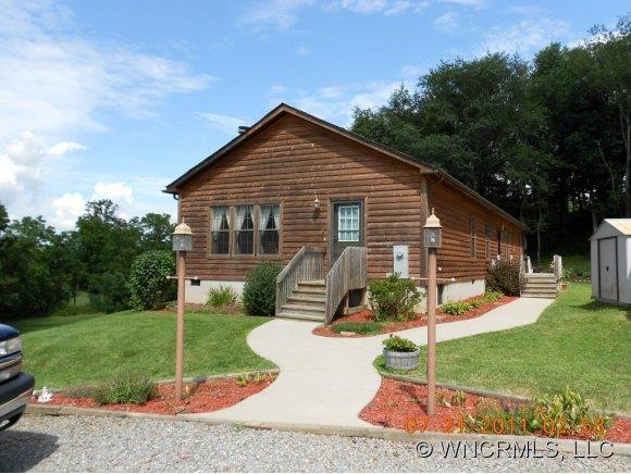 180 Chestnut Hills Cove