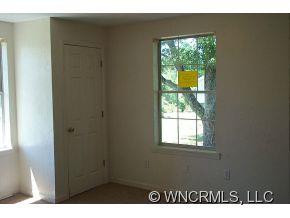 10 Myra Place - Photo 12