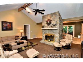 1300 COUNTRY CLUB DRIVE - Photo 6