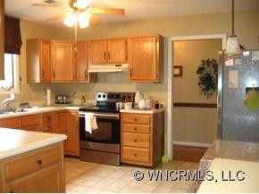144 Derbyshire Dr. - Photo 4