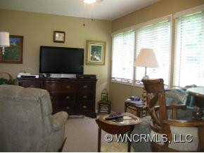 144 Derbyshire Dr. - Photo 8