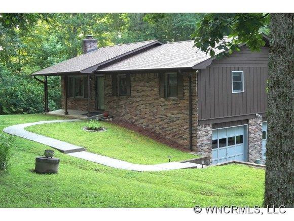 180 Beechwood Lakes Dr