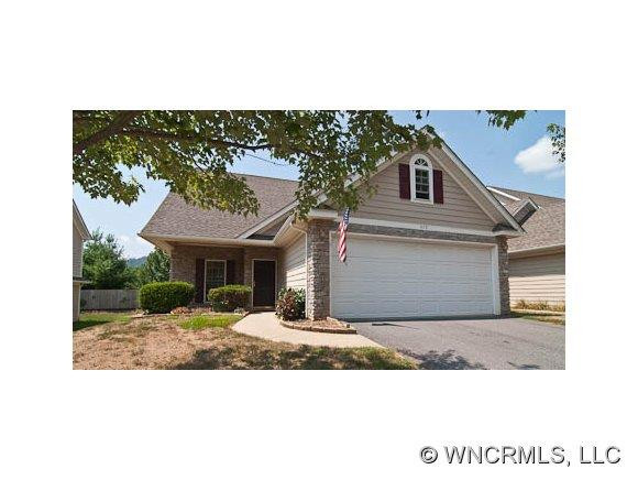 879 West Pointe Drive