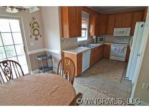 879 West Pointe Drive - Photo 3