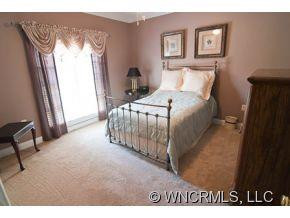 879 West Pointe Drive - Photo 4