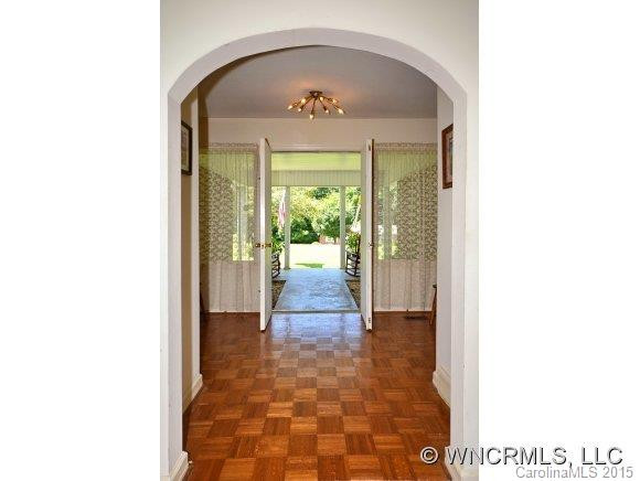 515 Oak Park Drive - Photo 3