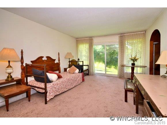 515 Oak Park Drive - Photo 4