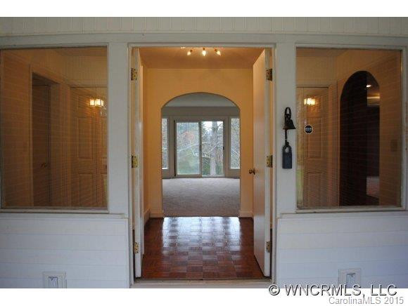 515 Oak Park Drive - Photo 6