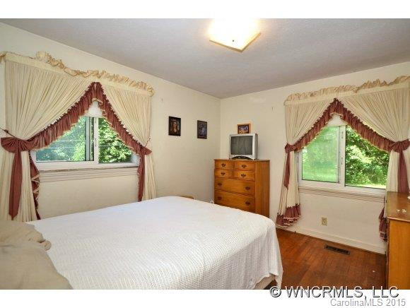 515 Oak Park Drive - Photo 10