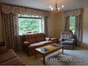 319 Longview - Photo 6
