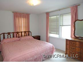 319 Longview - Photo 10