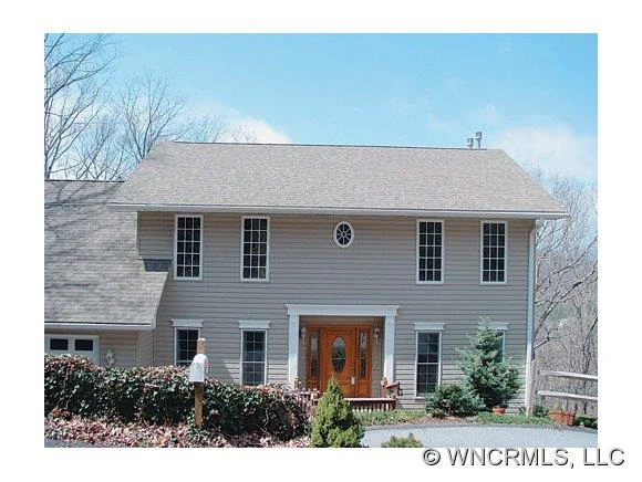 16 Skyview Court