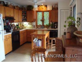 1371 Cantrell Mountain Rd - Photo 10