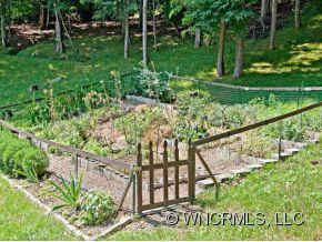 227 SPELLBOUND ROAD - Photo 16
