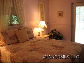 135 Polly's Court - Photo 11