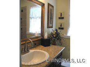 135 Polly's Court - Photo 14
