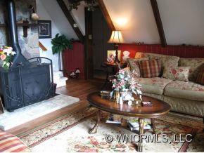 135 Polly's Court - Photo 8