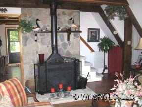 135 Polly's Court - Photo 9