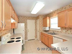 145 CHARLESTOWN DRIVE - Photo 4