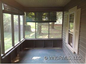 26 Lower Crest Street - Photo 2