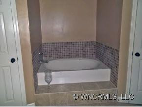 239 Highland View Court - Photo 10