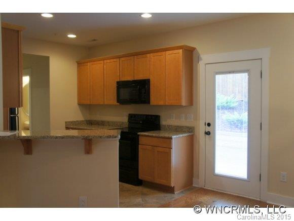 9 Roselyn Way - Photo 3