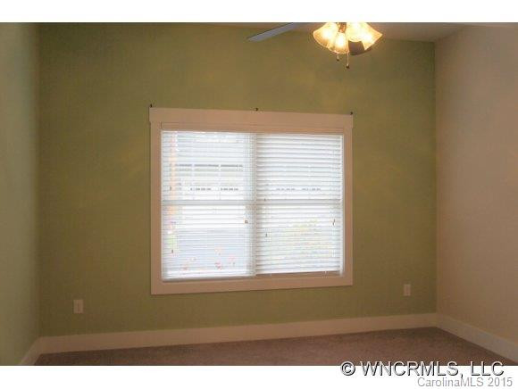 9 Roselyn Way - Photo 7