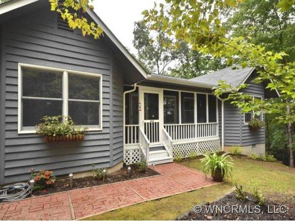 11 CAROLINE DRIVE