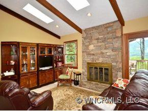 11 CAROLINE DRIVE - Photo 2