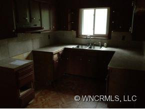 1732 Haywood Road - Photo 4