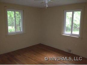1732 Haywood Road - Photo 9
