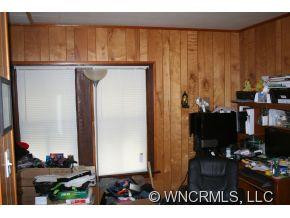 303 West Lane - Photo 8