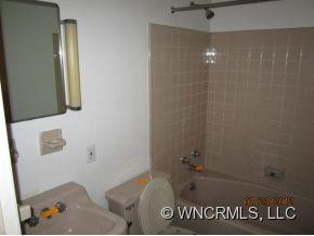 44 W Raleigh Road - Photo 10