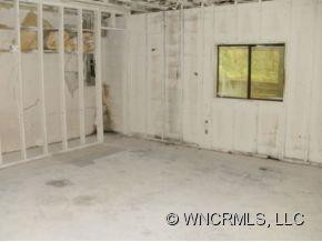 1031 Windsor Drive - Photo 15