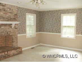 1031 Windsor Drive - Photo 7