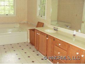 1031 Windsor Drive - Photo 9