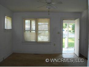 131 Holly Tree Cir - Photo 7